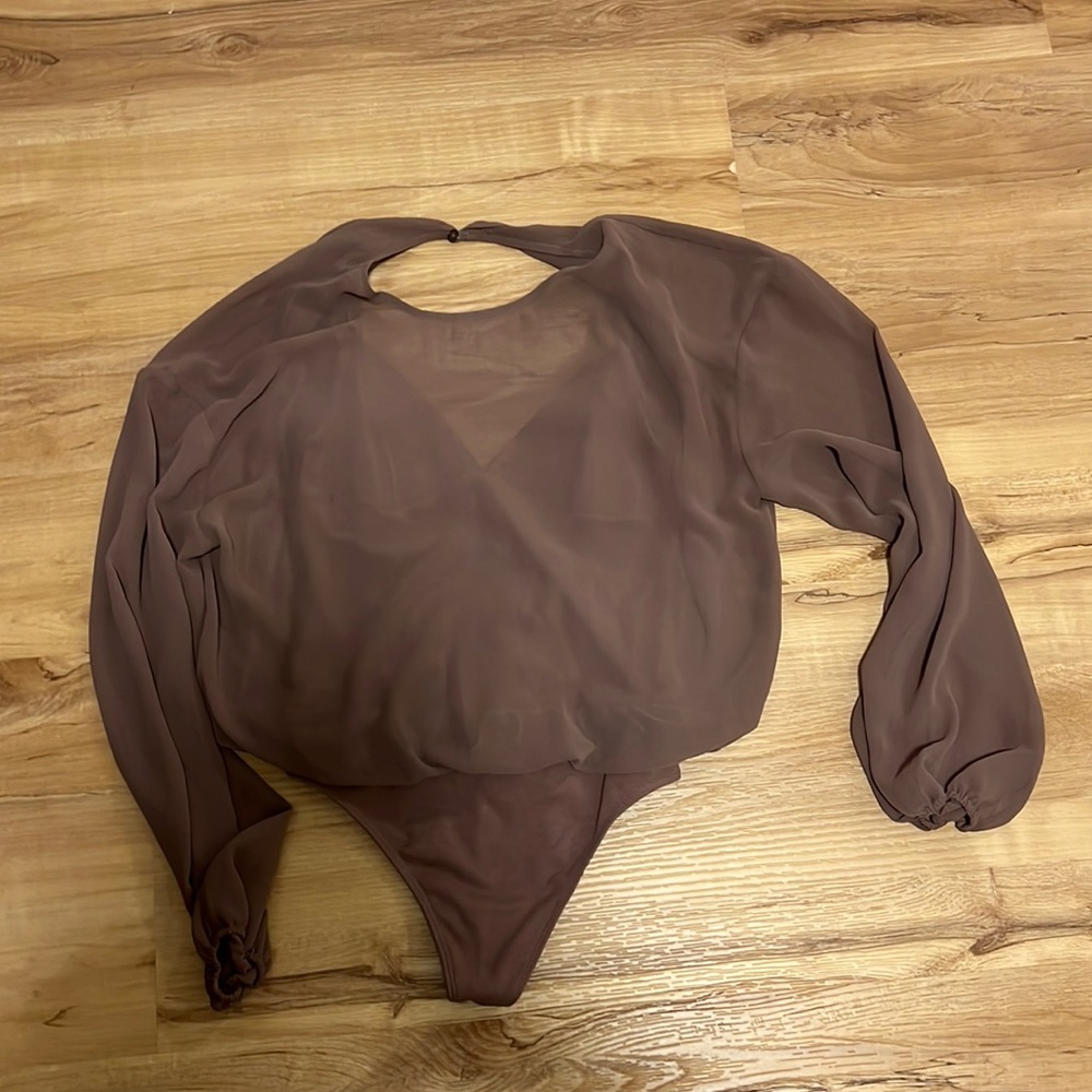Aritzia Wilfred size M bodysuit top